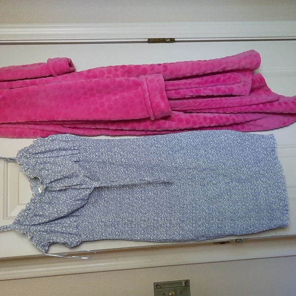 Dress - Picture 2 of 4